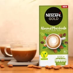 Nescafé Gold Almond Macchiato Oploskoffie - 6 Doosjes à 6 Zakjes -Koffie Kunst 1200x1200 240