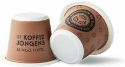 De Koffiejongens - Lungo Forte - Nespresso Cups - 100% Biologisch Afbreekbaar - 6x10 Cups - Nespresso Compatible -Koffie Kunst 1200x639